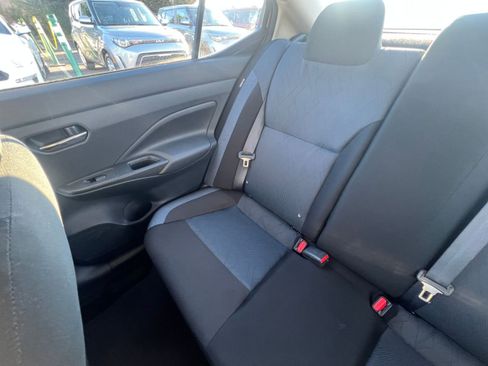 Used 2025 Nissan Versa SV image 34