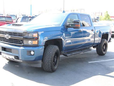 Used 2018 Chevrolet Silverado 2500 High Country AWD/4WD image 4