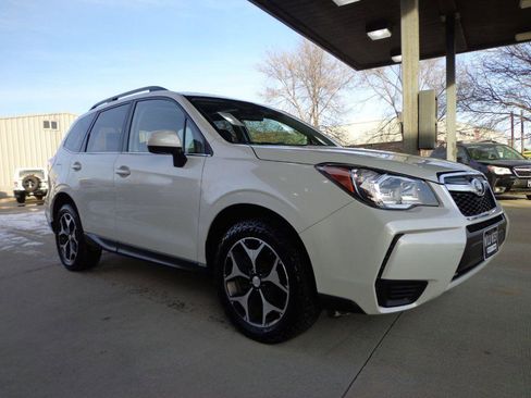 Used 2015 Subaru Forester 2.0XT Premium image 3
