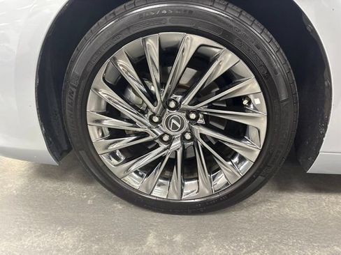Used 2025 Lexus ES 350 Ultra Luxury FWD image 25