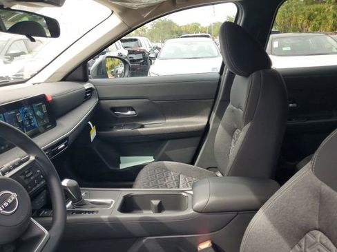 New 2026 Nissan Kicks SV image 7