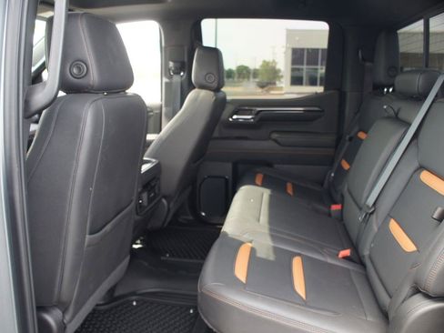 Used 2024 GMC Sierra 1500 AT4 w/ Technology Package AWD/4WD image 15