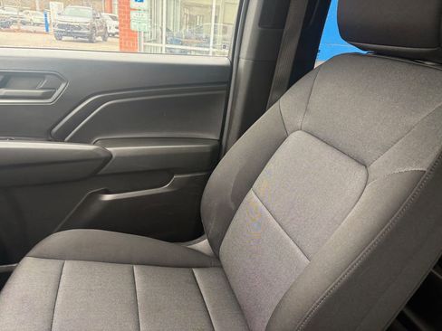 Used 2023 Chevrolet Colorado W/T image 12