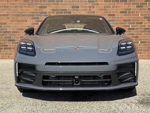 New 2025 Porsche Panamera 4 image 10