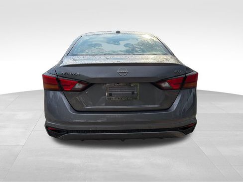 Used 2024 Nissan Altima 2.5 SV FWD image 6