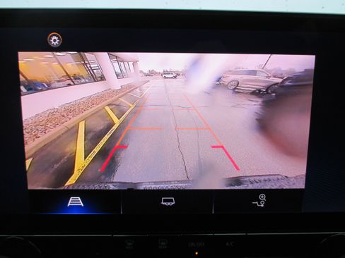 Used 2023 Chevrolet Colorado Trail Boss image 19