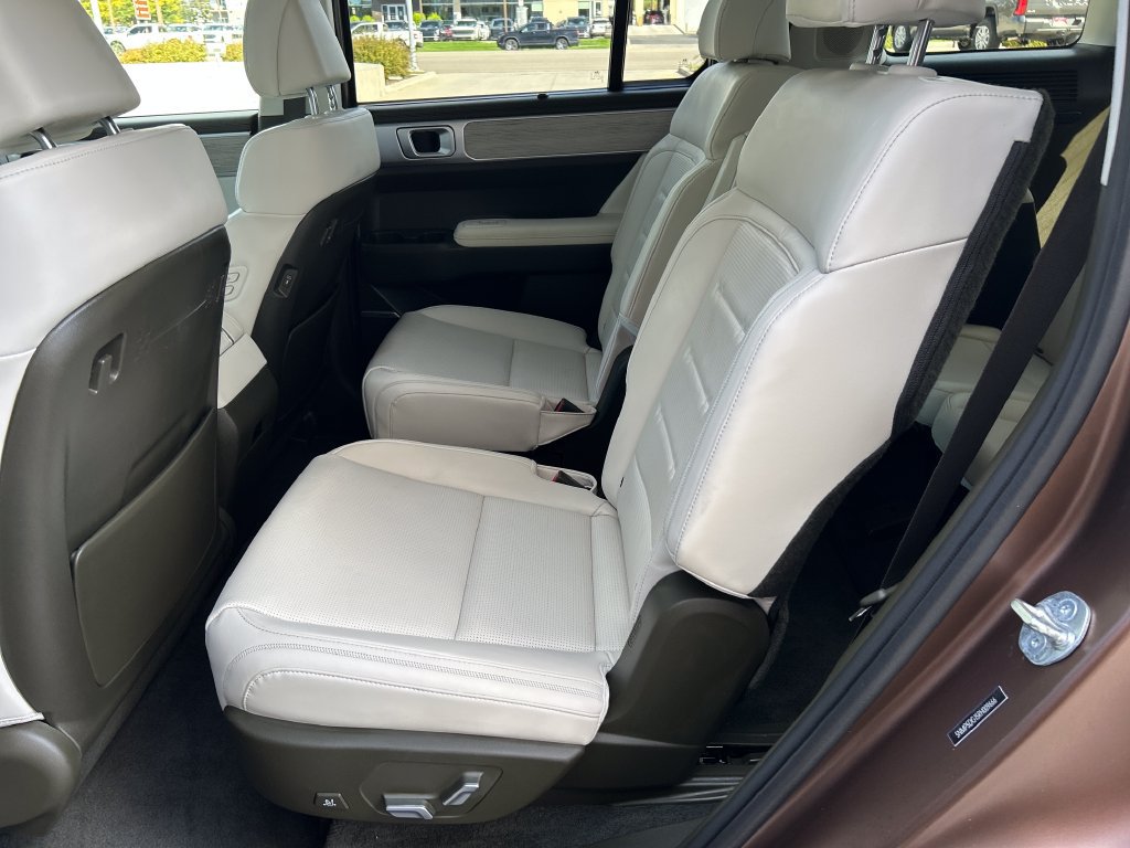 Used 2024 Hyundai Santa Fe Calligraphy AWD/4WD image 29