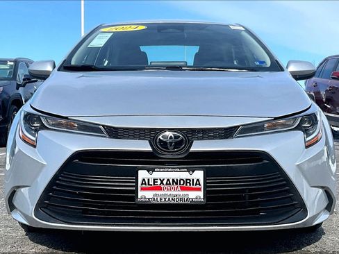 Used 2024 Toyota Corolla LE image 3