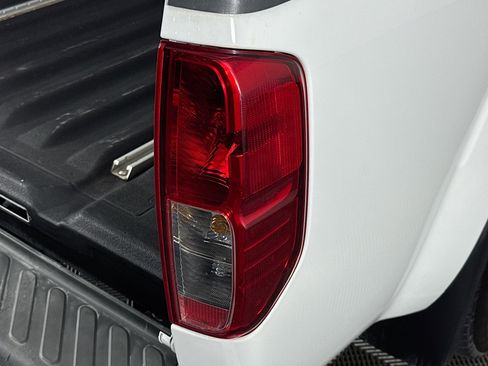 Used 2020 Nissan Frontier SV w/ Midnight Edition Floor Mats RWD image 32