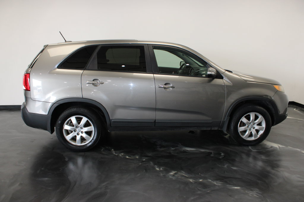 Used 2012 Kia Sorento FWD w/ Third Row Pkg image 30