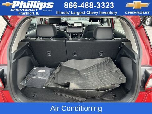 Used 2022 Hyundai Venue Limited image 21