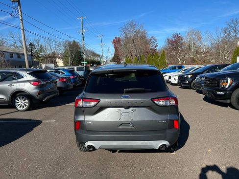 Certified 2022 Ford Escape SE image 6