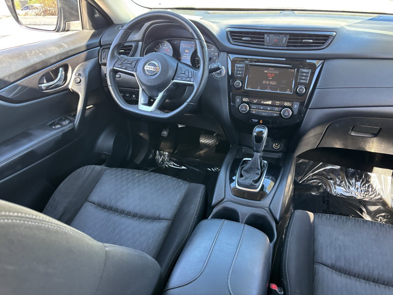 Used 2020 Nissan Rogue SV FWD image 12