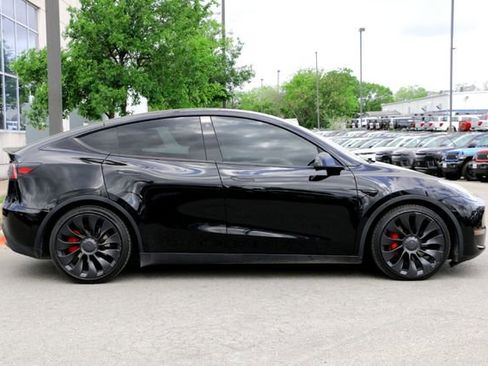 Used 2022 Tesla Model Y Performance image 4