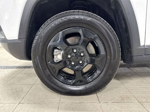 Used 2024 Jeep Compass Trailhawk image 10