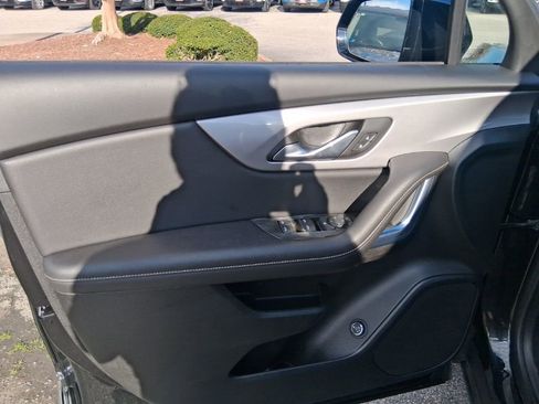 Used 2023 Chevrolet Blazer LT w/ LPO, Black Grille Bar Package image 8