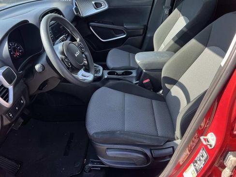 Used 2022 Kia Soul LX FWD image 16