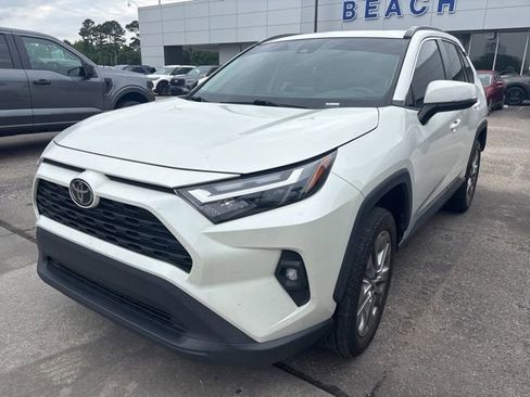 Used 2022 Toyota RAV4 XLE Premium FWD image 7