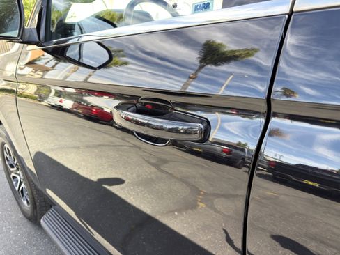 Used 2024 Ford Expedition XLT AWD/4WD image 37