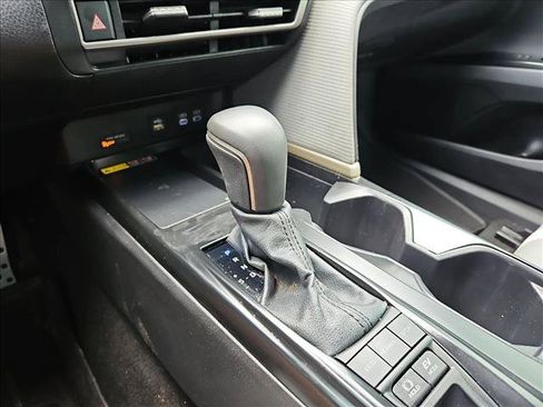 Used 2026 Toyota Camry SE w/ Convenience Package FWD image 11