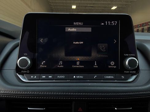 Used 2025 Nissan Rogue SV FWD image 29