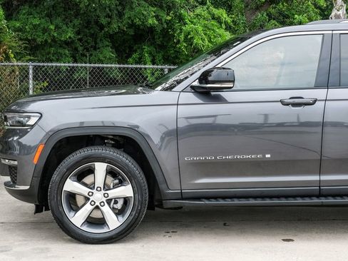 Used 2021 Jeep Grand Cherokee L Limited AWD/4WD image 22