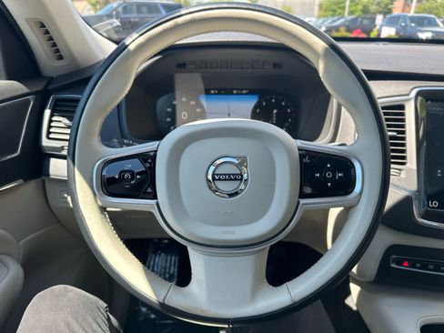 Used 2020 Volvo XC90 T6 Momentum AWD/4WD image 13