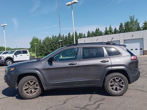 Used 2022 Jeep Cherokee Trailhawk w/ Trailer Tow Group AWD/4WD image 2
