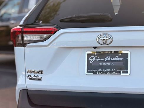 Certified 2022 Toyota RAV4 XLE FWD image 12