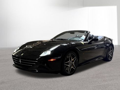 Used 2015 Ferrari California T RWD image 24