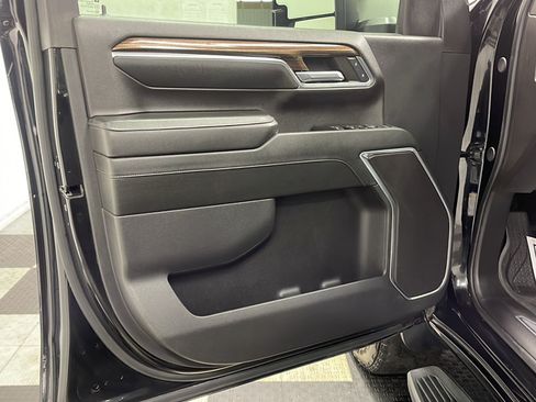 Used 2024 Chevrolet Silverado 2500 LT w/ Midnight Edition AWD/4WD image 14