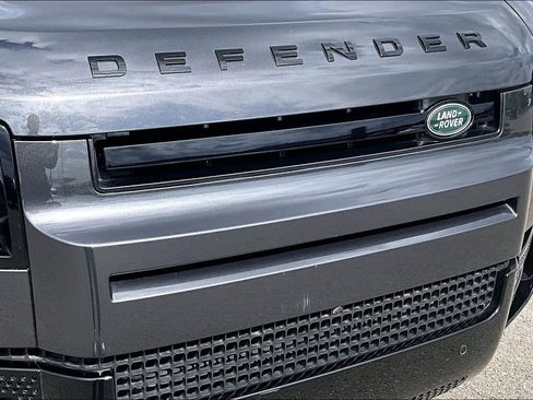 Used 2023 Land Rover Defender 110 V8 image 29