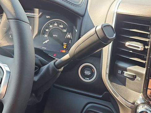 New 2026 RAM 2500 Laramie AWD/4WD image 27