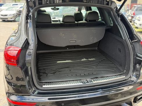 Used 2017 Porsche Cayenne Platinum Edition AWD/4WD image 9