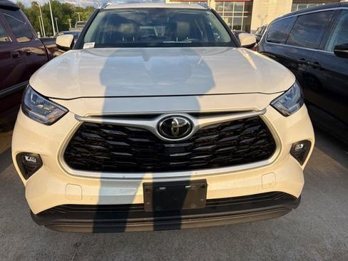 Used 2020 Toyota Highlander XLE image 13