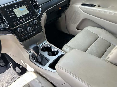 Used 2019 Jeep Grand Cherokee Limited w/ Luxury Group II RWD image 21