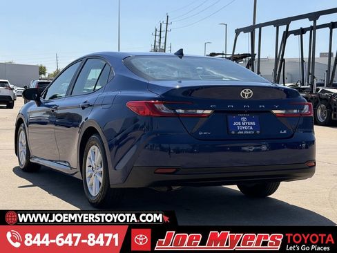 Used 2025 Toyota Camry LE image 7