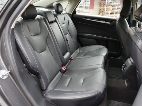 Used 2020 Ford Fusion Titanium image 24