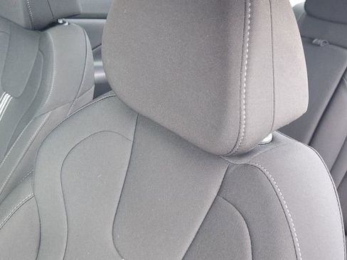 Certified 2025 Hyundai Elantra SEL FWD image 9