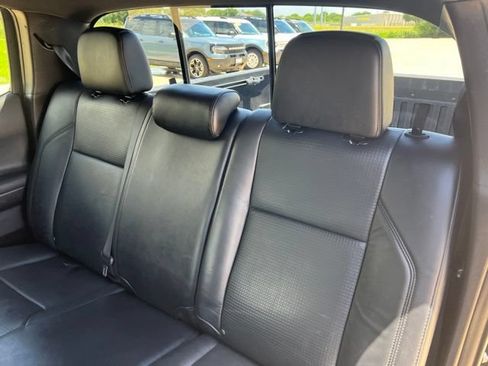 Used 2019 Toyota Tacoma TRD Sport RWD image 15