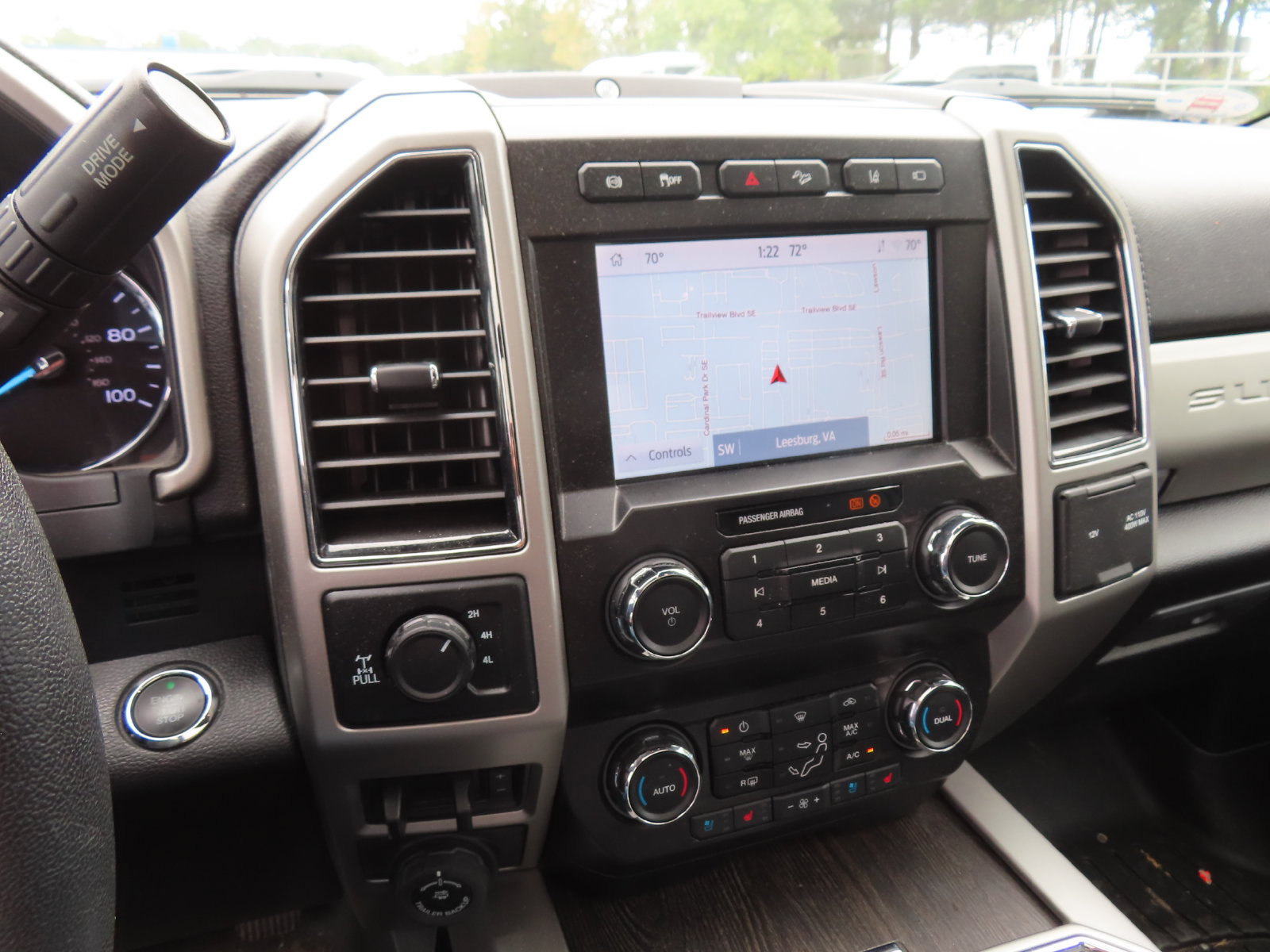 Used 2020 Ford F250 Lariat w/ Lariat Ultimate Package AWD/4WD image 22