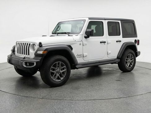 Used 2025 Jeep Wrangler Sport S image 3