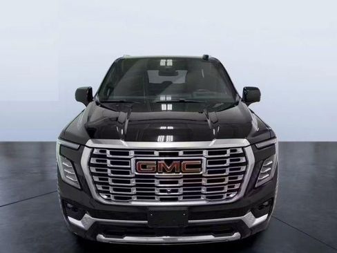 Used 2025 GMC Yukon Denali AWD/4WD image 2