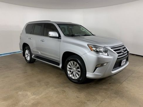 Used 2014 Lexus GX 460 image 4