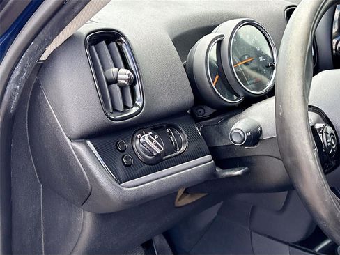 Used 2017 MINI Cooper Countryman FWD image 10