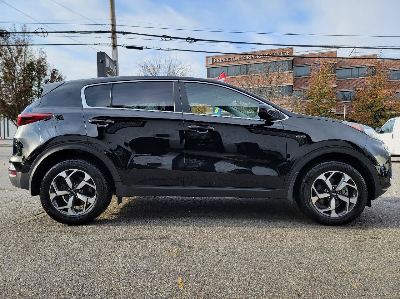 Used 2020 Kia Sportage LX AWD/4WD image 6