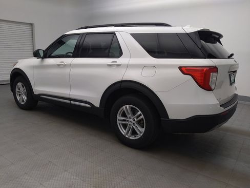 Used 2021 Ford Explorer XLT w/ Equipment Group 202A AWD/4WD image 3