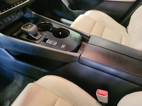 Used 2024 Nissan Rogue SV w/ SV Premium Package FWD image 26