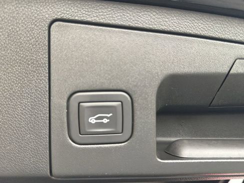 Certified 2025 Cadillac XT4 Premium Luxury w/ Technology Package image 19