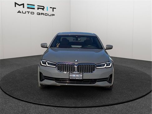 Used 2021 BMW 530i xDrive w/ Premium Package image 3